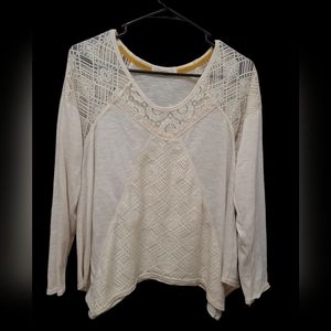 🌻Hint of Mint Cream Top